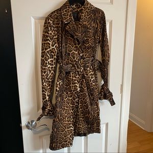 Leopard / Cheetah print BCBG MaxAzria trench coat. Size XXS.